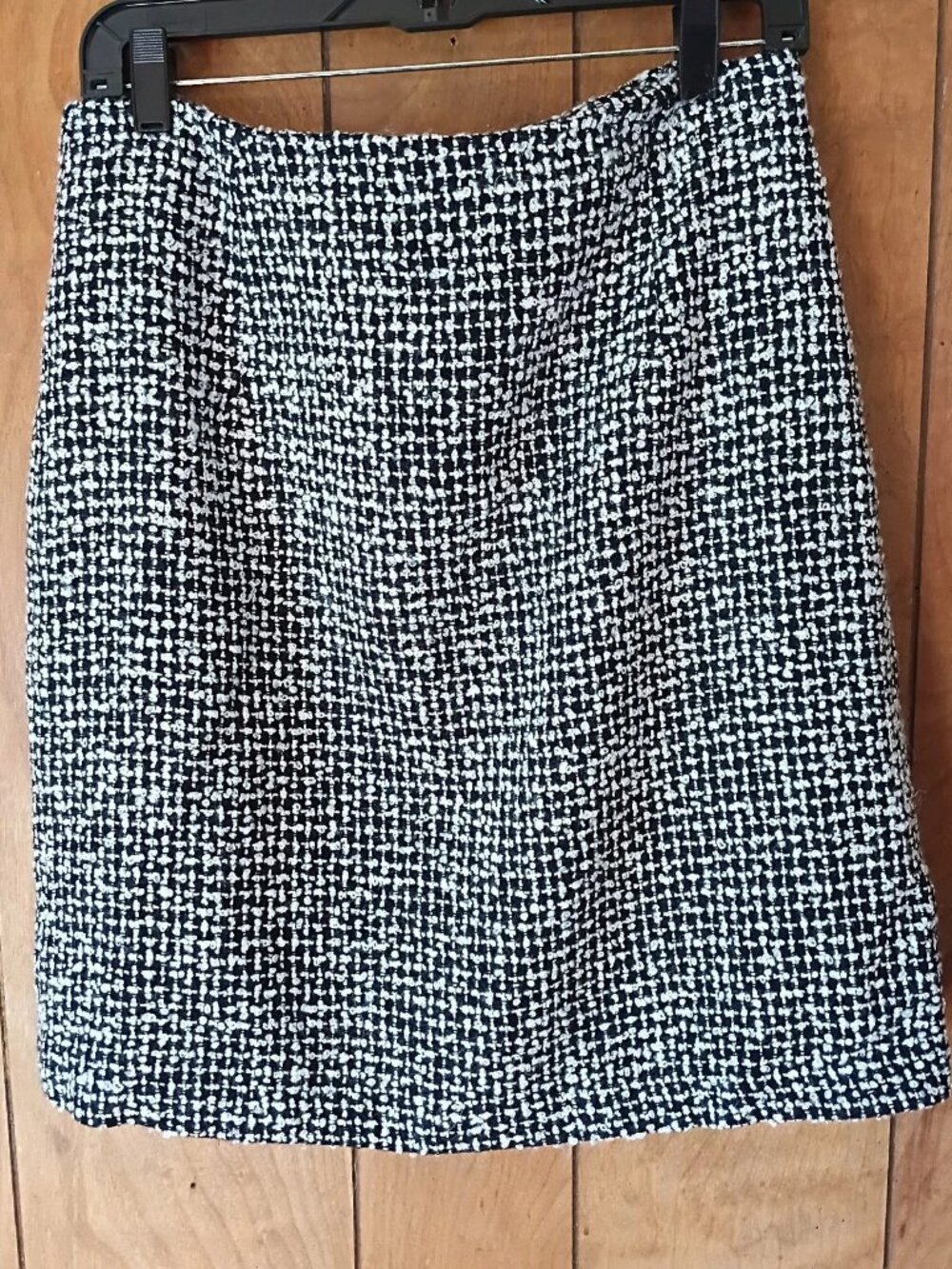 JRT Black White Tweed Knee Length Skirt Size 14 Classic Bouclé Lined Back Zip